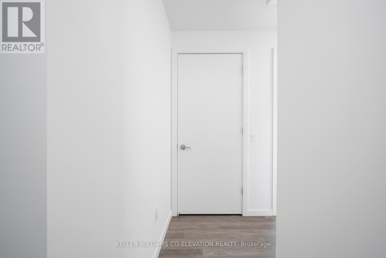 428 - 689 The Queensway Street, Toronto (Stonegate-Queensway), Ontario  M8Y 1L1 - Photo 2 - W12453866