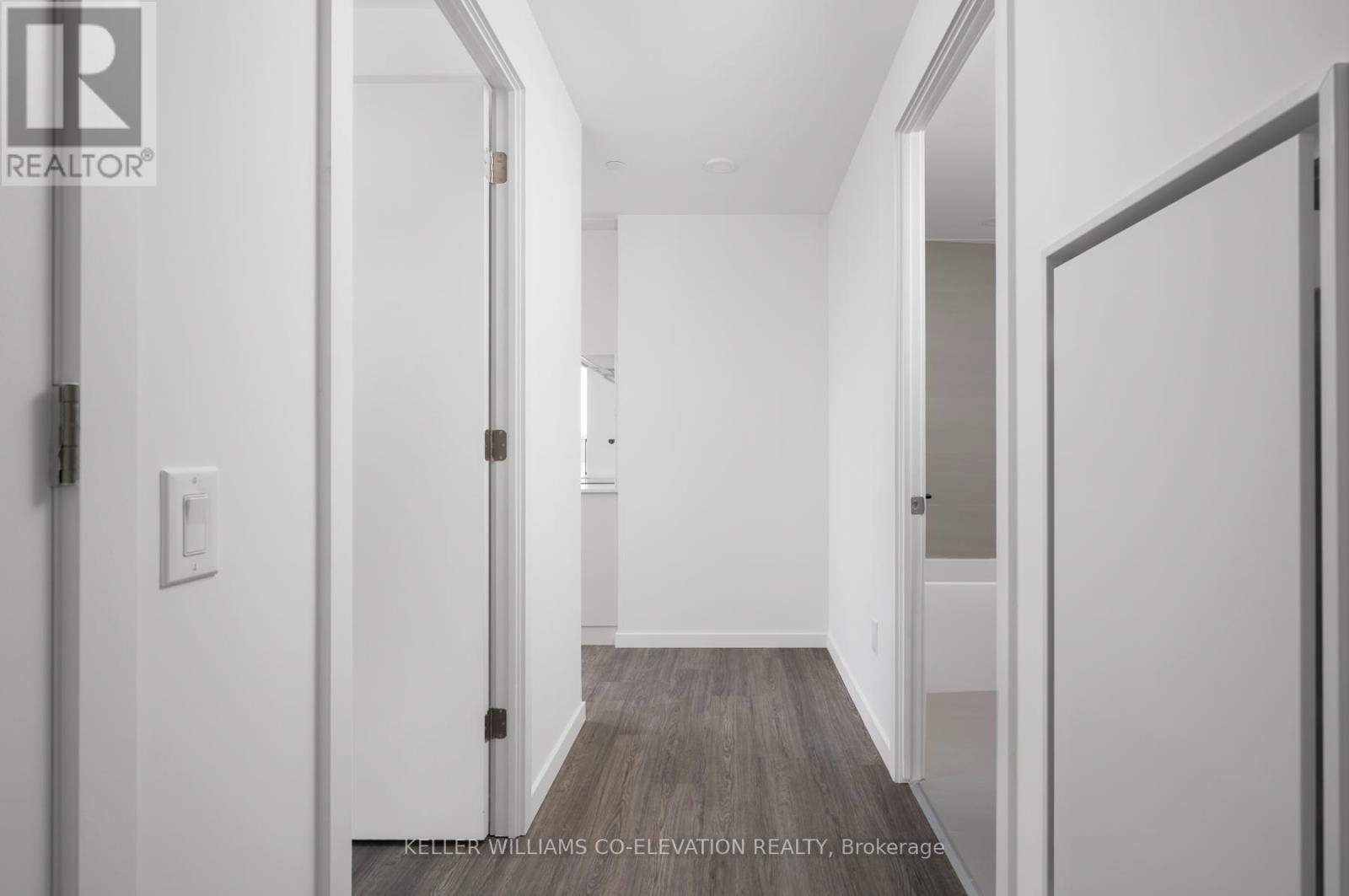 428 - 689 The Queensway Street, Toronto (Stonegate-Queensway), Ontario  M8Y 1L1 - Photo 4 - W12453866