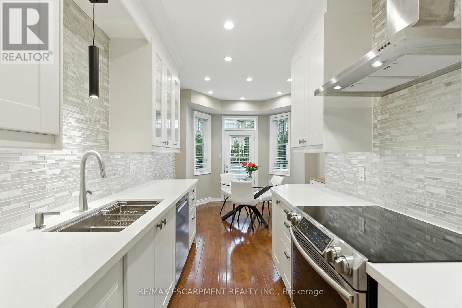 3 - 117 Nelson Street, Oakville, Ontario  L6L 3J1 - Photo 16 - W12453873