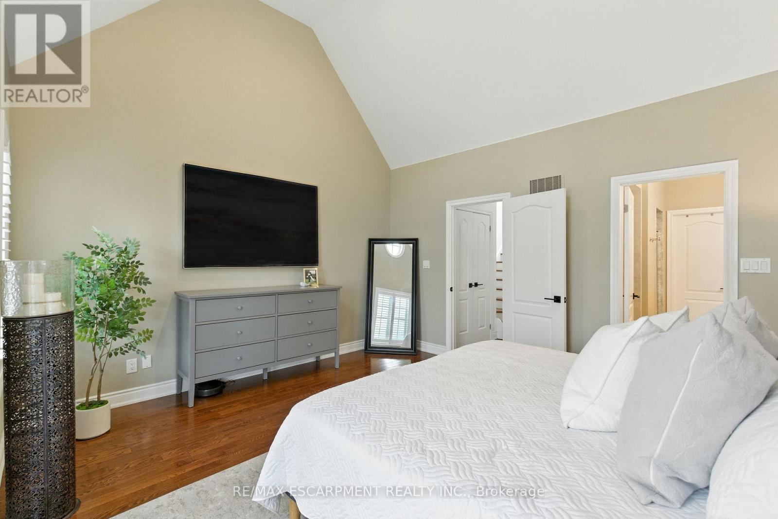 3 - 117 Nelson Street, Oakville, Ontario  L6L 3J1 - Photo 23 - W12453873
