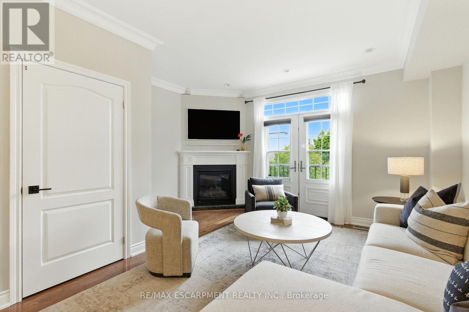 3 - 117 Nelson Street, Oakville, Ontario  L6L 3J1 - Photo 8 - W12453873