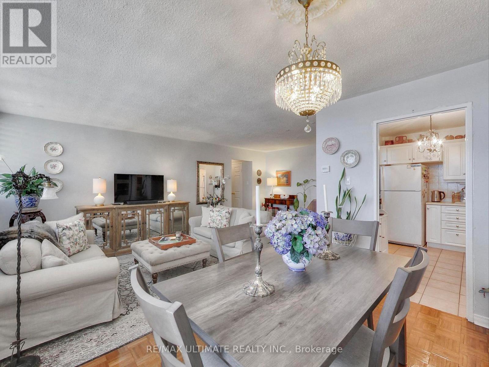 2217 - 360 Ridelle Avenue, Toronto, Ontario  M6B 1K1 - Photo 11 - W12453880