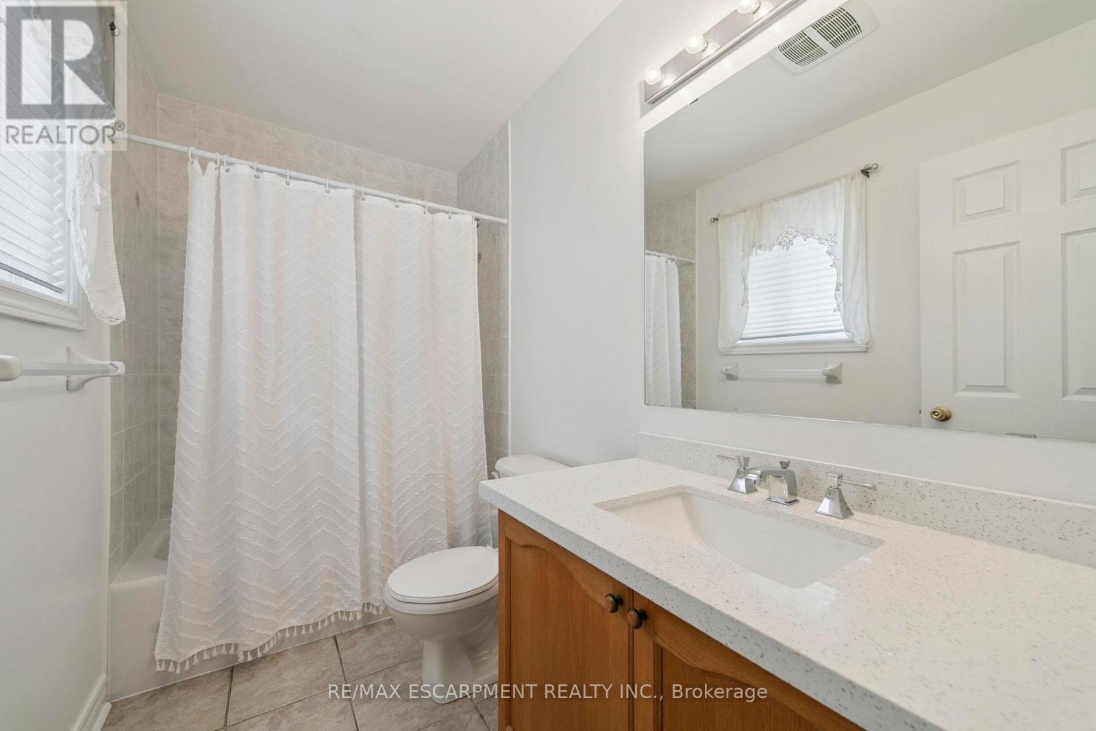 245 Centennial Forest Drive, Milton (Tm Timberlea), Ontario  L9T 5W9 - Photo 15 - W12453891