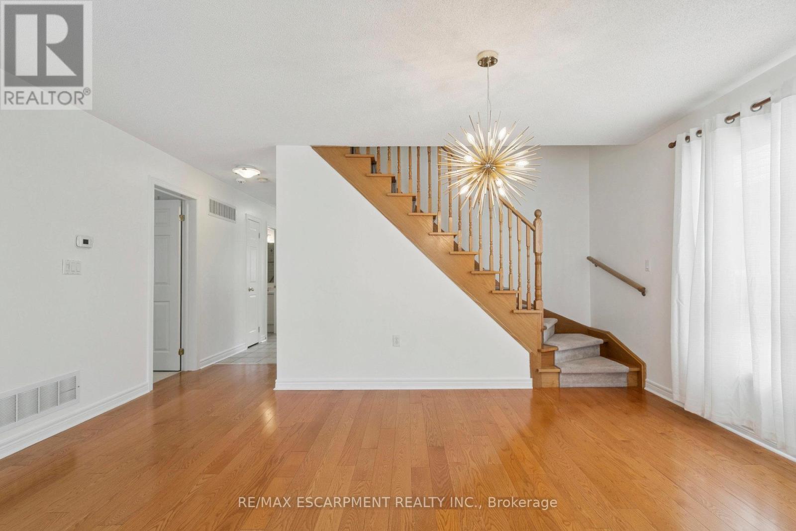 245 Centennial Forest Drive, Milton (Tm Timberlea), Ontario  L9T 5W9 - Photo 20 - W12453891