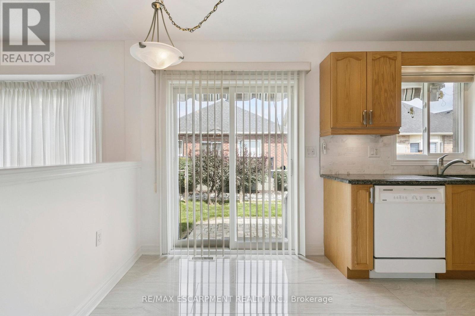 245 Centennial Forest Drive, Milton (Tm Timberlea), Ontario  L9T 5W9 - Photo 27 - W12453891