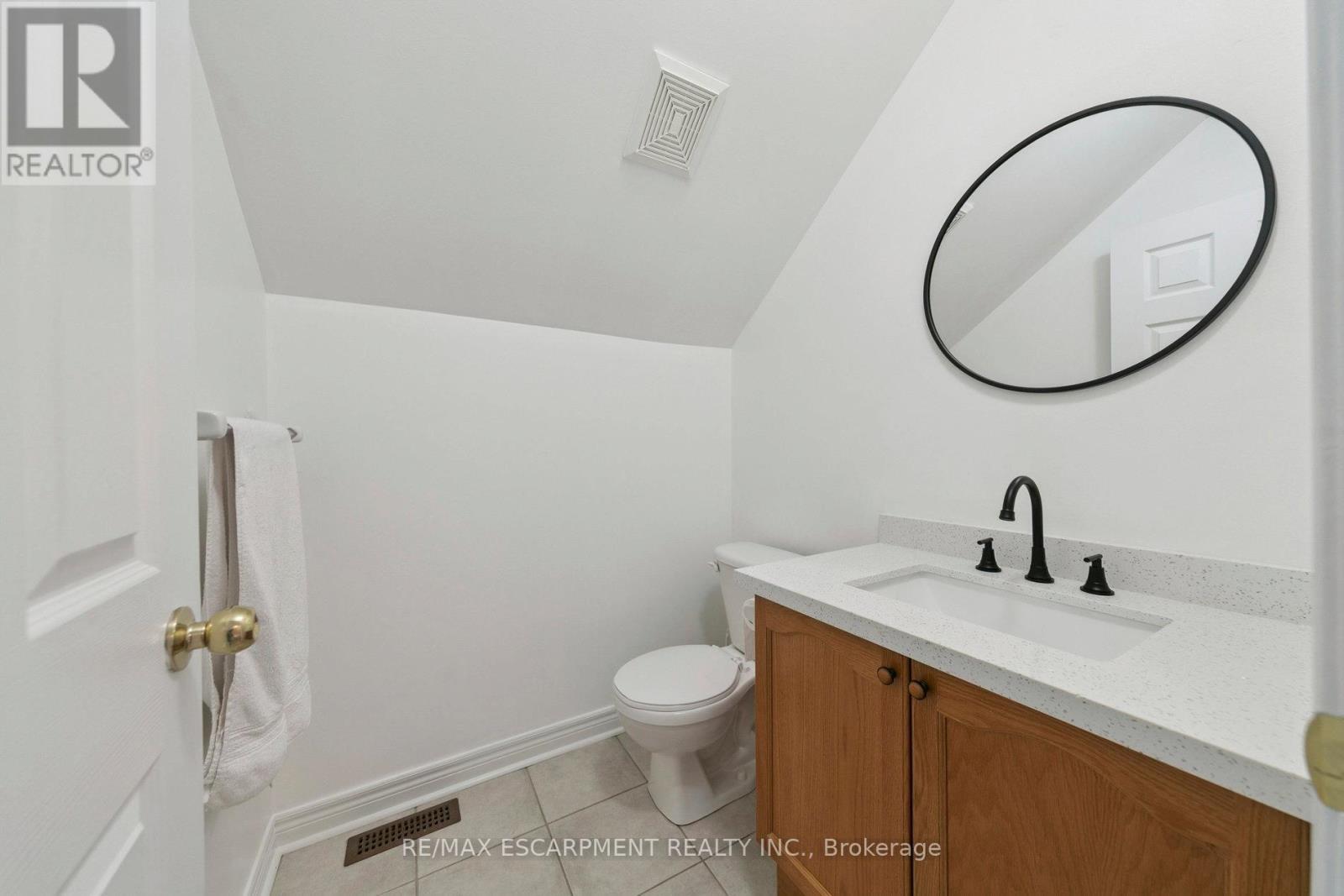245 Centennial Forest Drive, Milton (Tm Timberlea), Ontario  L9T 5W9 - Photo 30 - W12453891