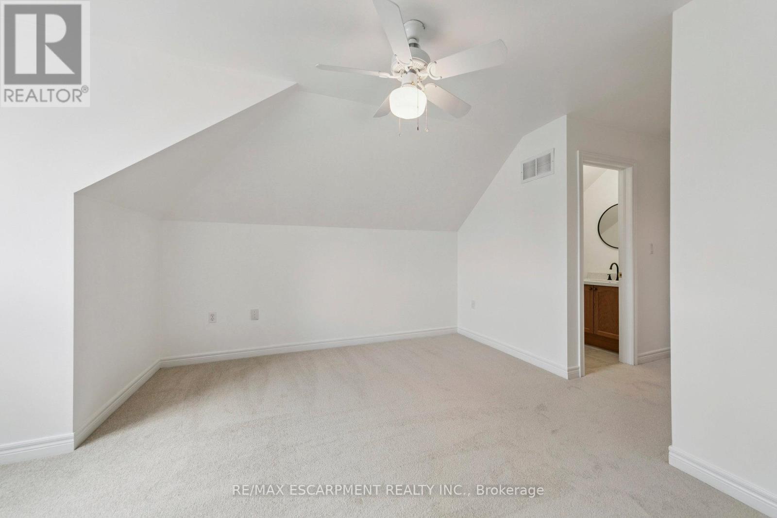 245 Centennial Forest Drive, Milton (Tm Timberlea), Ontario  L9T 5W9 - Photo 32 - W12453891
