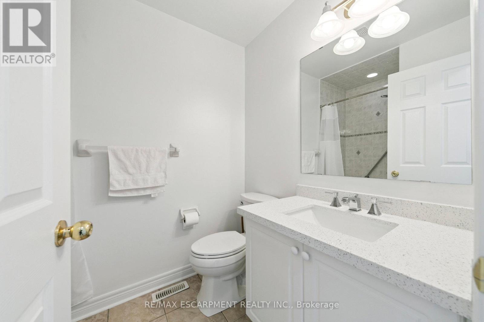 245 Centennial Forest Drive, Milton (Tm Timberlea), Ontario  L9T 5W9 - Photo 8 - W12453891