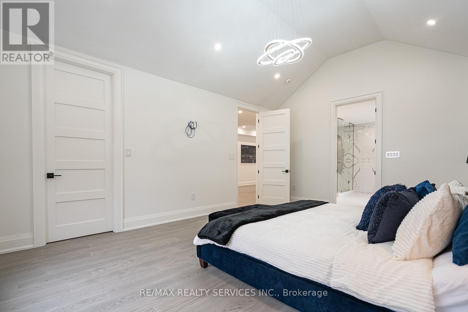 3 Bonnyview Drive, Toronto, Ontario  M8Y 3G5 - Photo 29 - W12453897