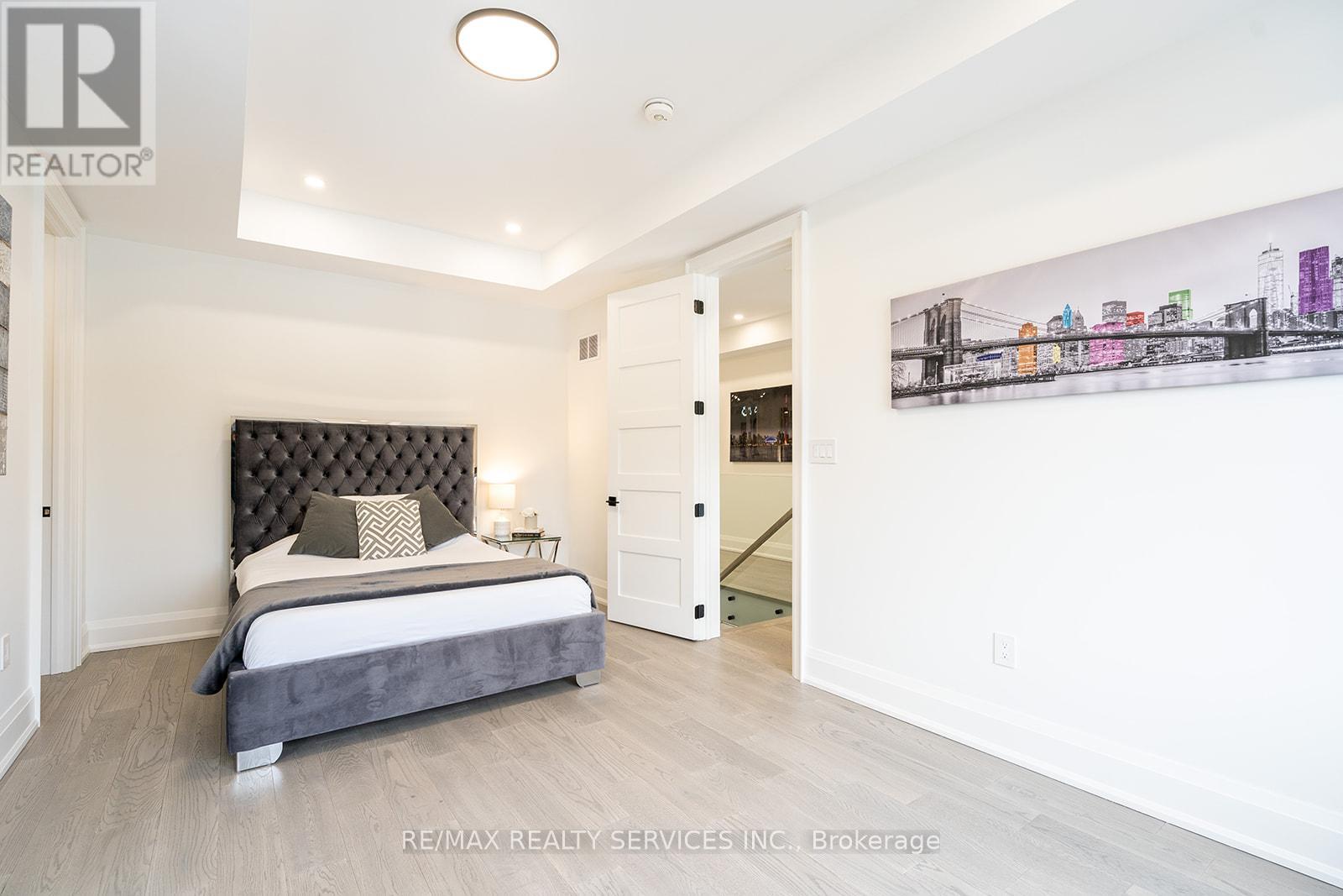 3 Bonnyview Drive, Toronto, Ontario  M8Y 3G5 - Photo 34 - W12453897