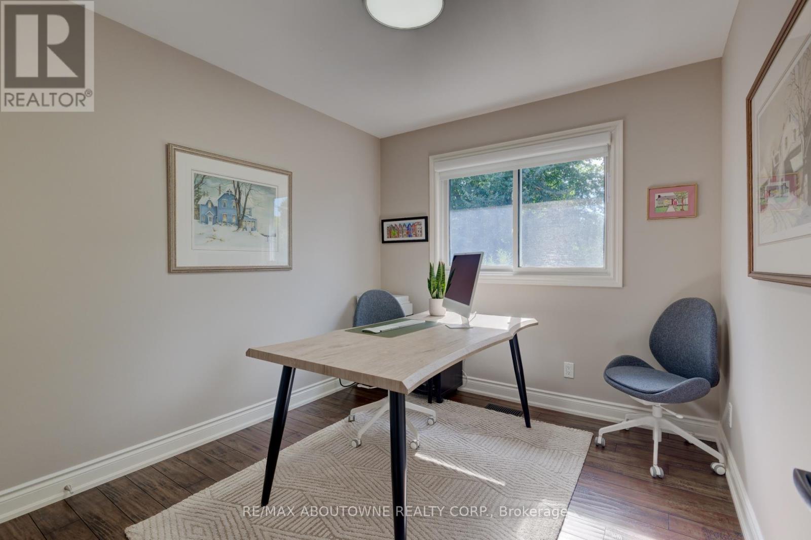 544 Maplehill Drive, Burlington, Ontario  L7N 2W1 - Photo 24 - W12453932