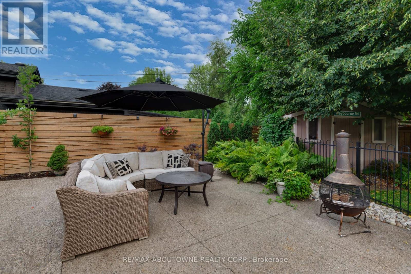 544 Maplehill Drive, Burlington, Ontario  L7N 2W1 - Photo 39 - W12453932
