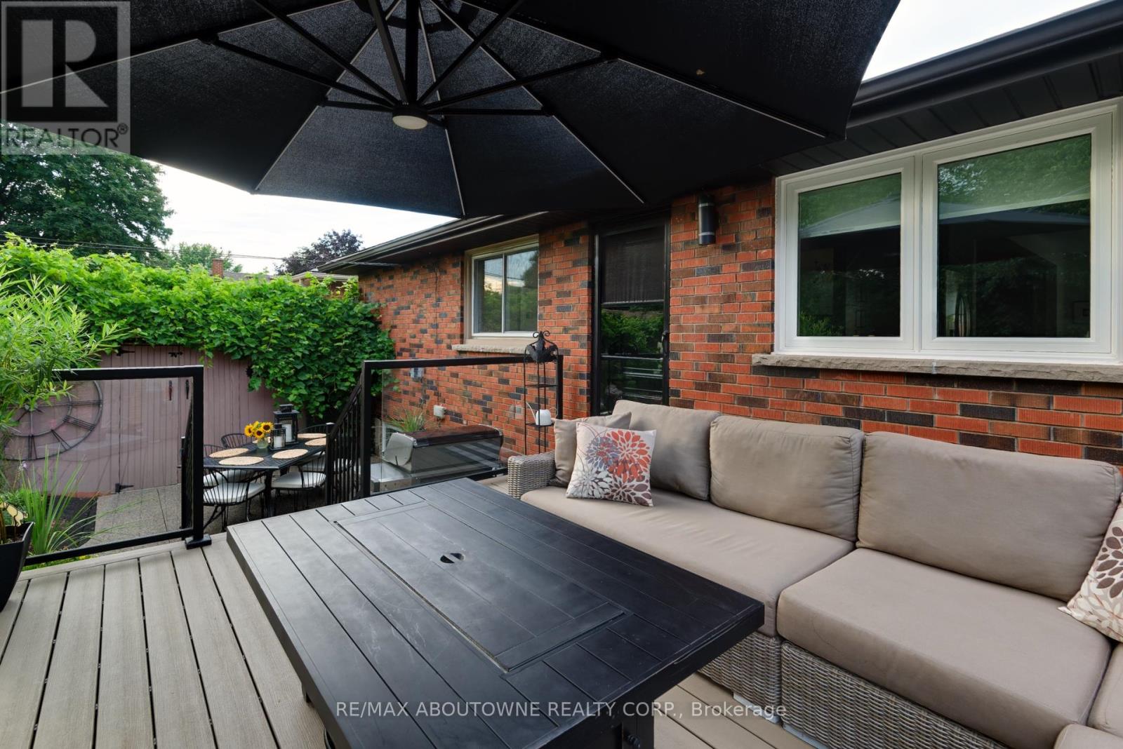 544 Maplehill Drive, Burlington, Ontario  L7N 2W1 - Photo 42 - W12453932