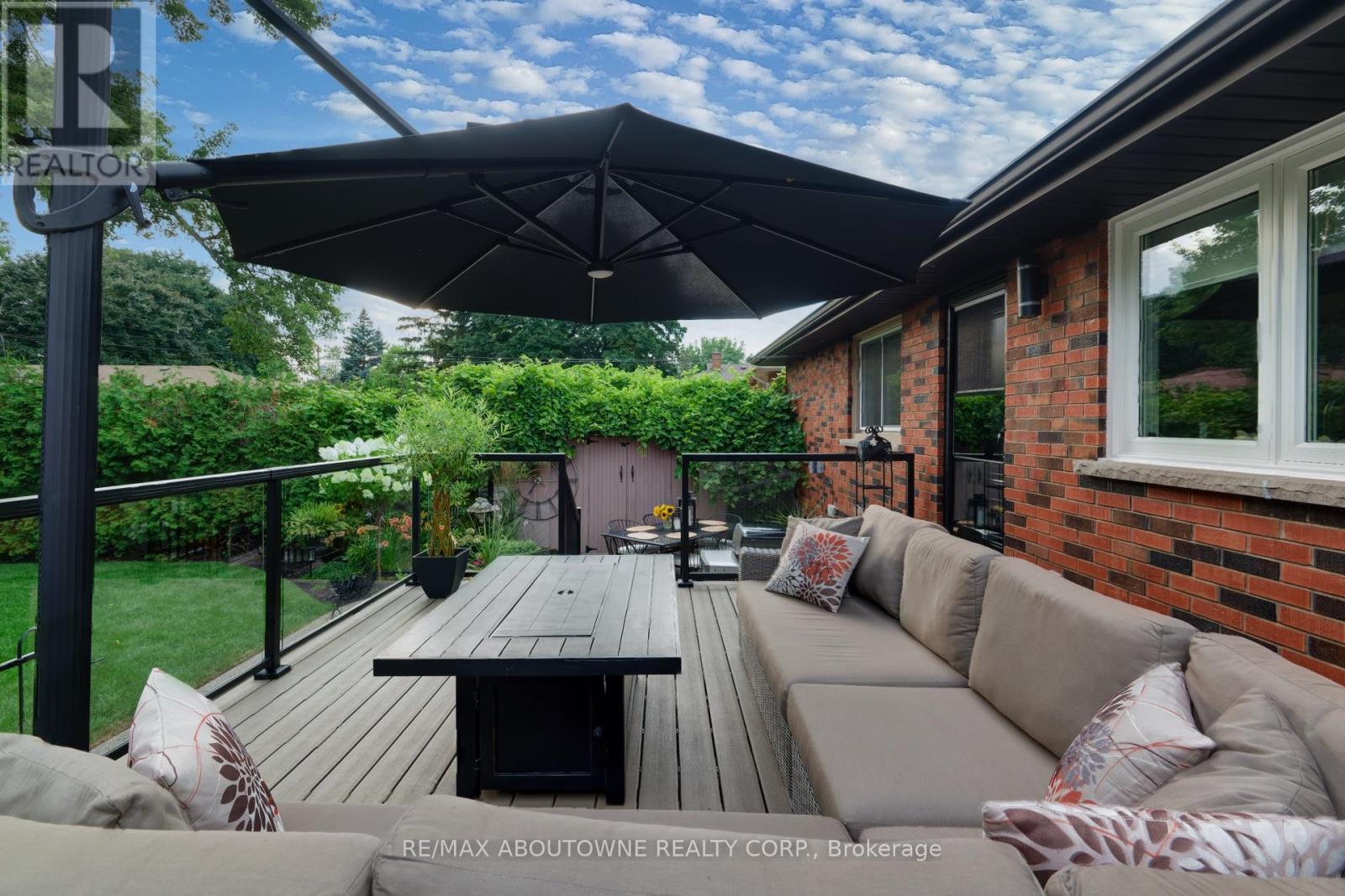 544 Maplehill Drive, Burlington, Ontario  L7N 2W1 - Photo 43 - W12453932