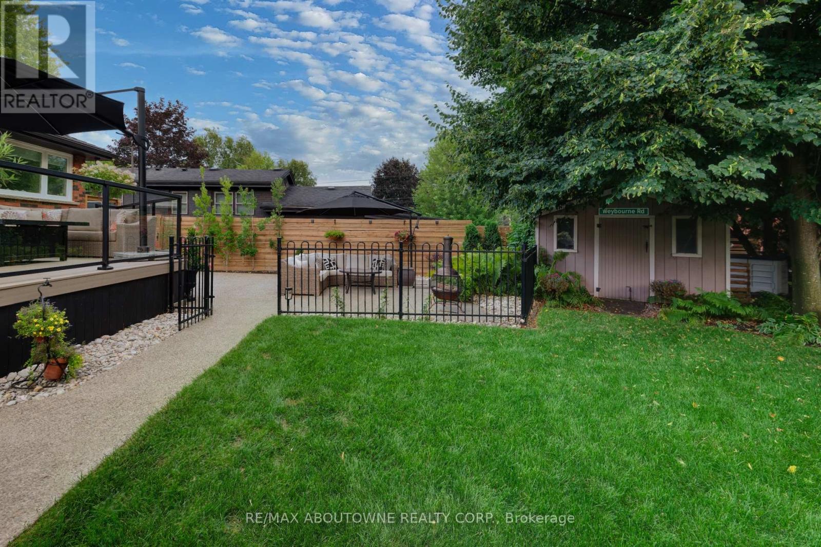 544 Maplehill Drive, Burlington, Ontario  L7N 2W1 - Photo 46 - W12453932