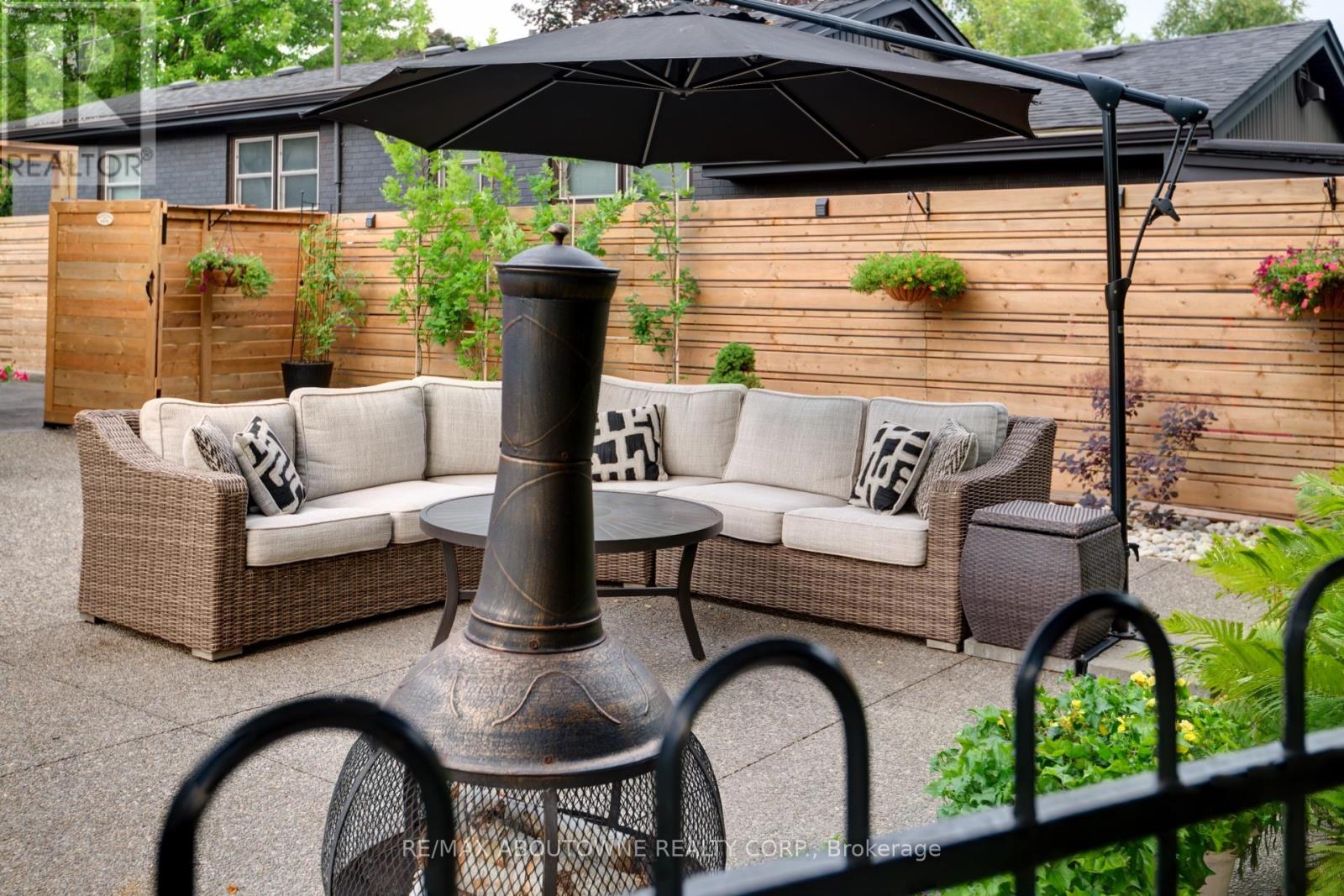 544 Maplehill Drive, Burlington, Ontario  L7N 2W1 - Photo 48 - W12453932