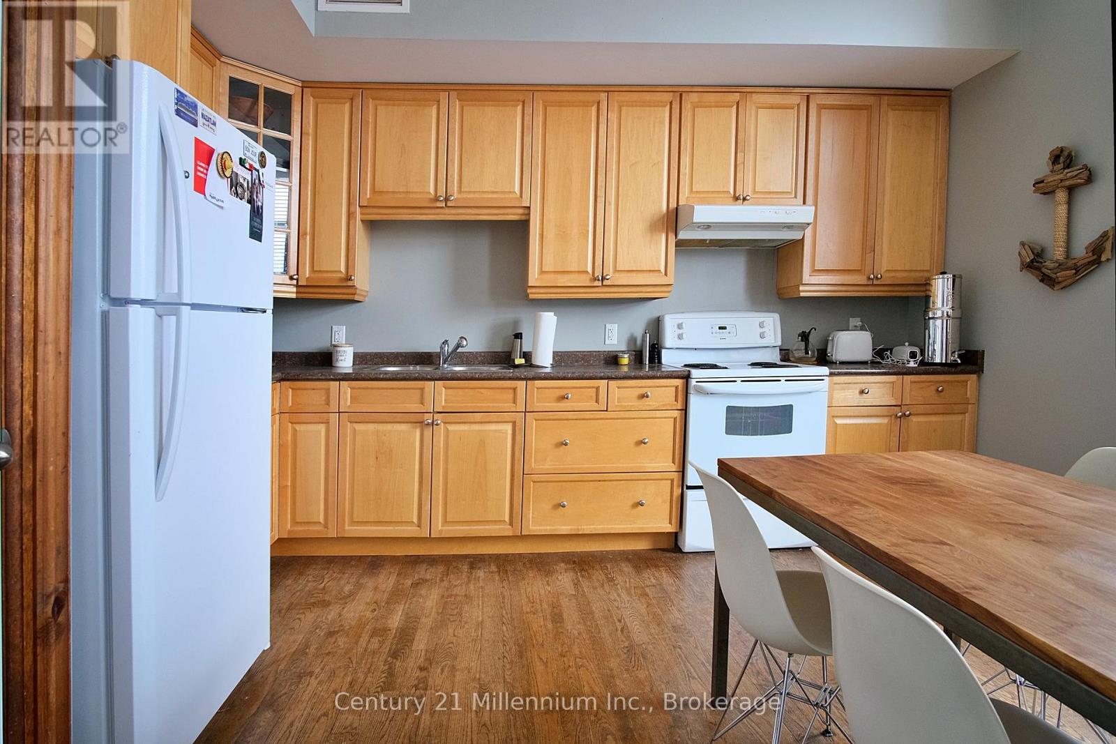 2 - 68 Hurontario Street, Collingwood, Ontario  L9Y 2L8 - Photo 4 - S12454064
