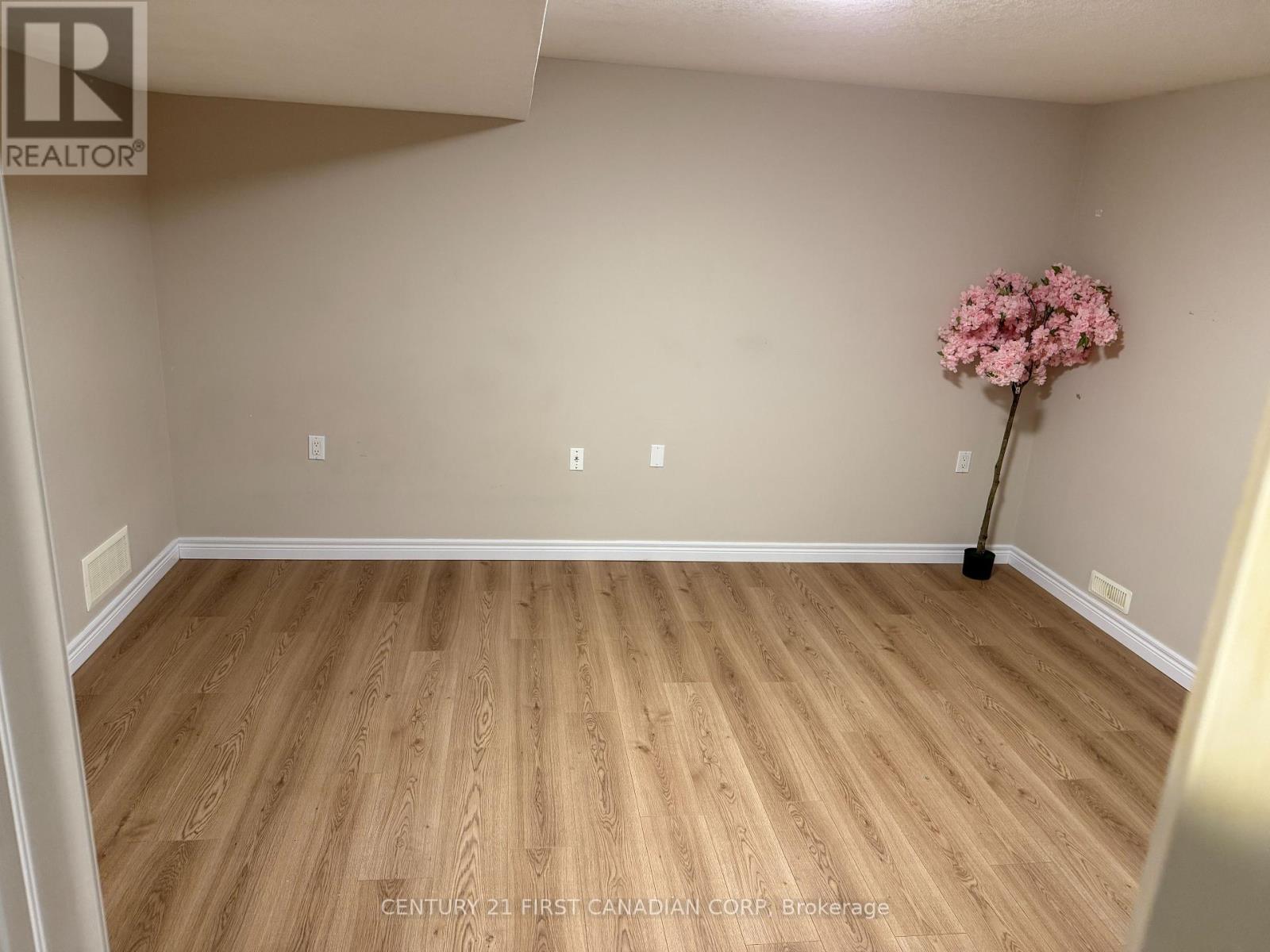 6 - 1574 Richmond Street, London North, Ontario  N6G 5H7 - Photo 19 - X12373565
