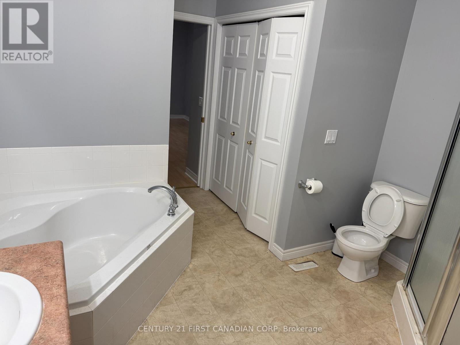 6 - 1574 Richmond Street, London North, Ontario  N6G 5H7 - Photo 23 - X12373565