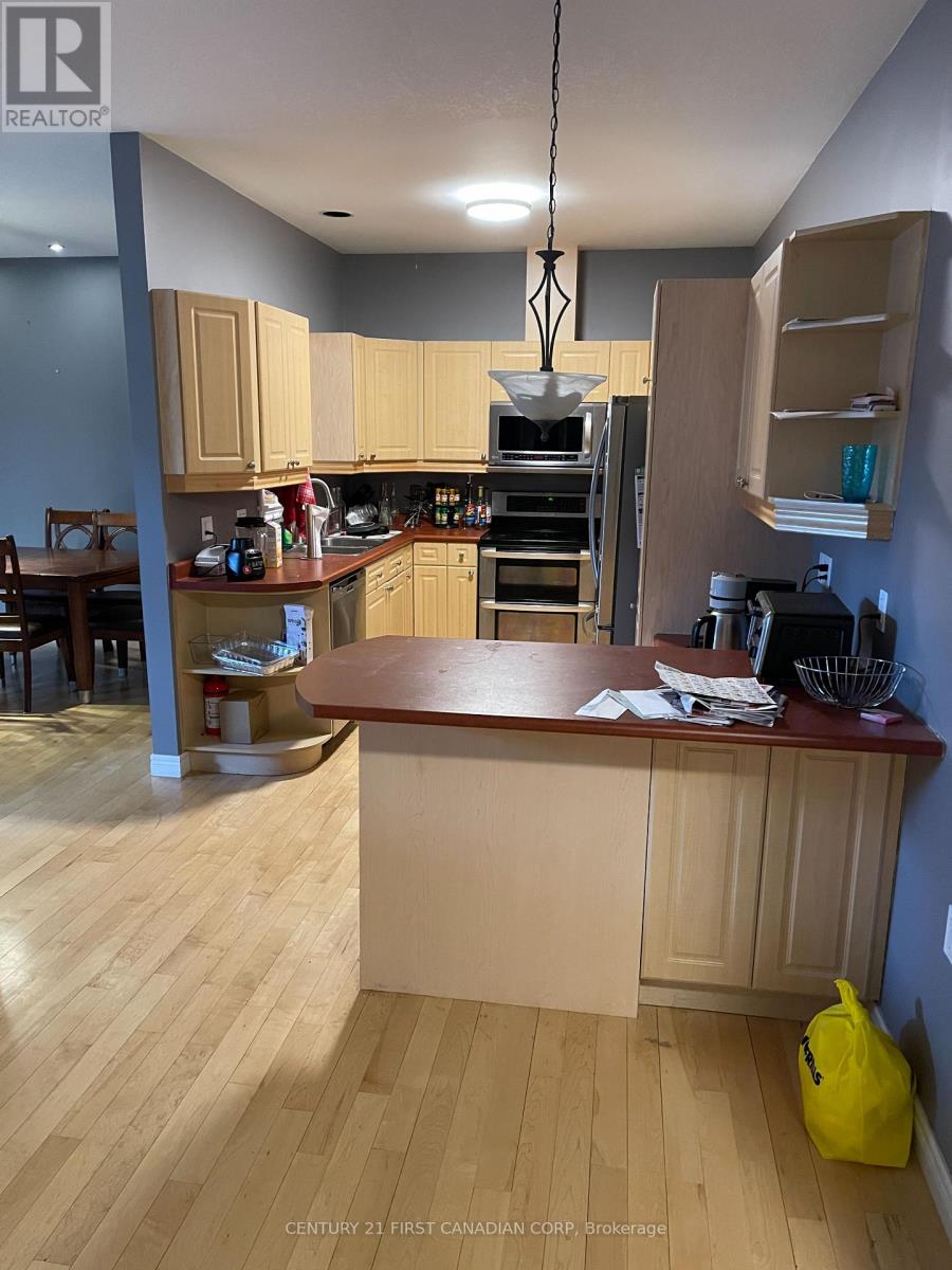 6 - 1574 Richmond Street, London North, Ontario  N6G 5H7 - Photo 8 - X12373565