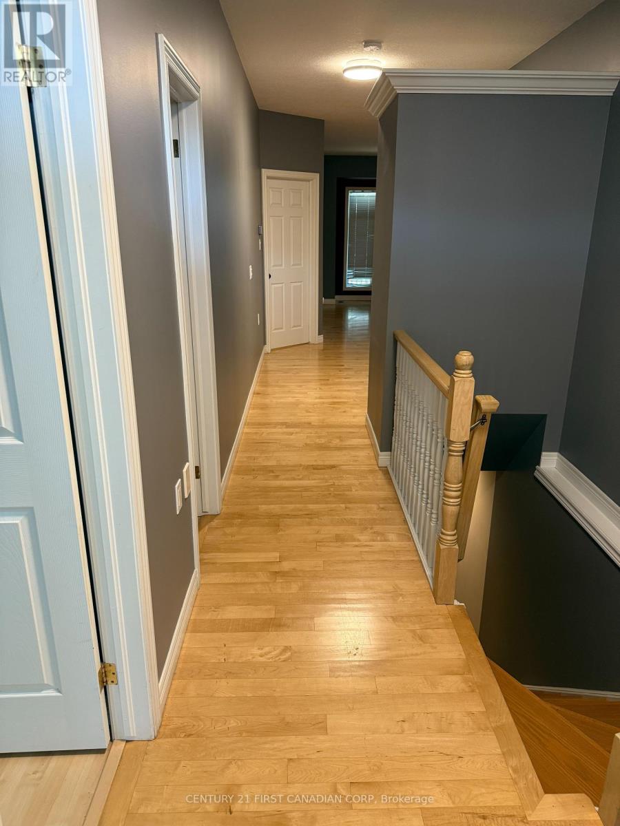 6 - 1574 Richmond Street, London North, Ontario  N6G 5H7 - Photo 3 - X12373565