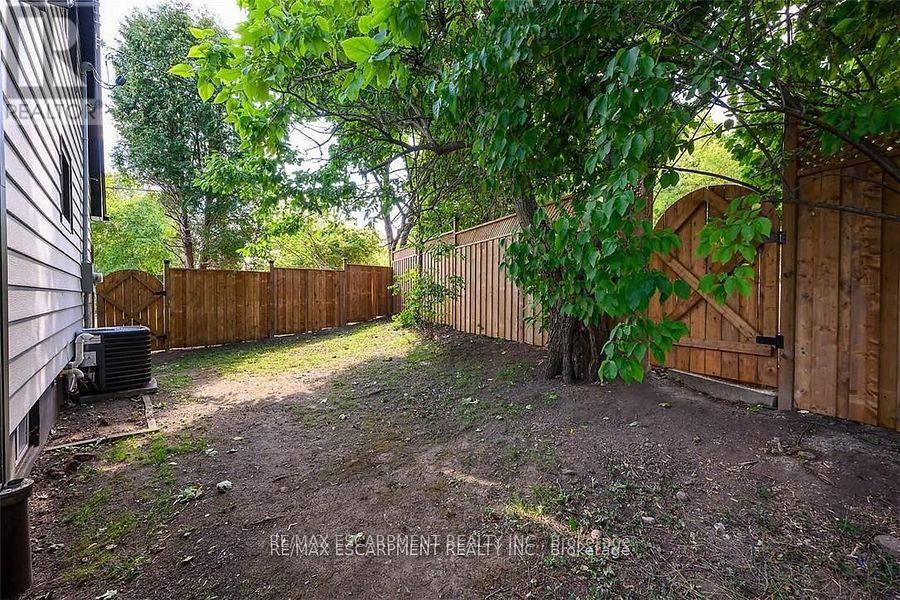 282 Ottawa Street S, Hamilton (Delta), Ontario  L8K 2G1 - Photo 7 - X12453849