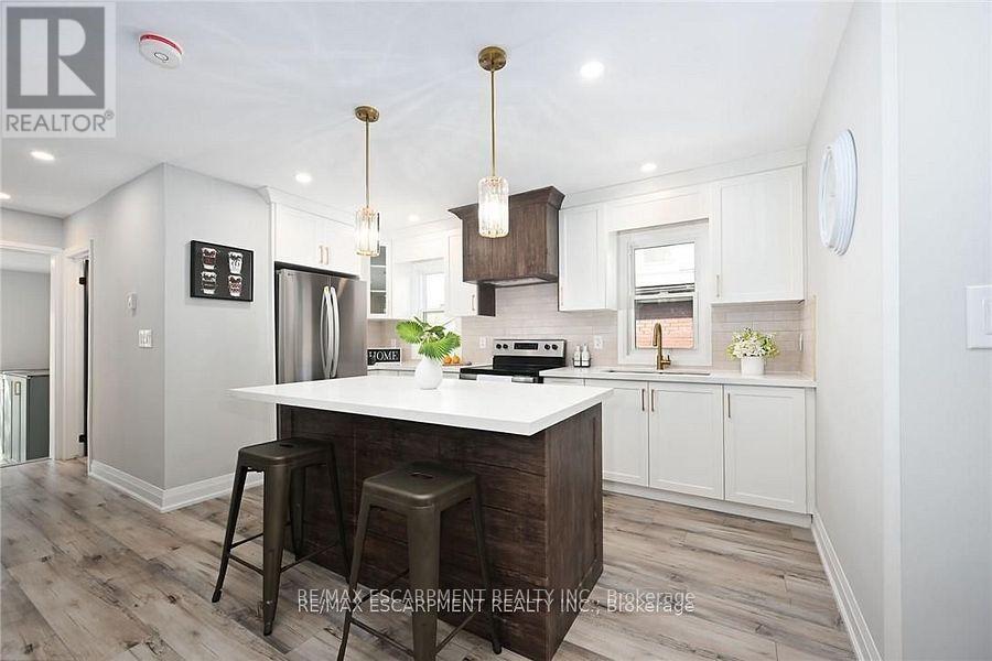 282 Ottawa Street S, Hamilton (Delta), Ontario  L8K 2G1 - Photo 9 - X12453849