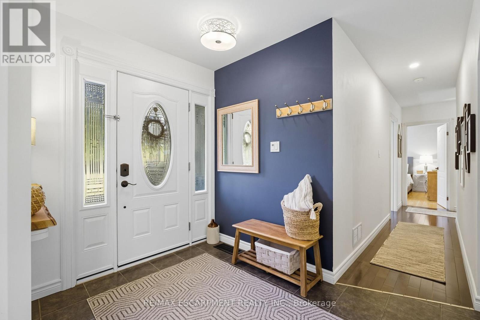 105 Carrington Court, Hamilton (Ancaster), Ontario  L9G 1R2 - Photo 10 - X12453892