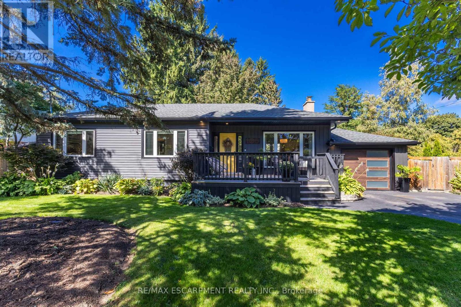 105 Carrington Court, Hamilton (Ancaster), Ontario  L9G 1R2 - Photo 2 - X12453892
