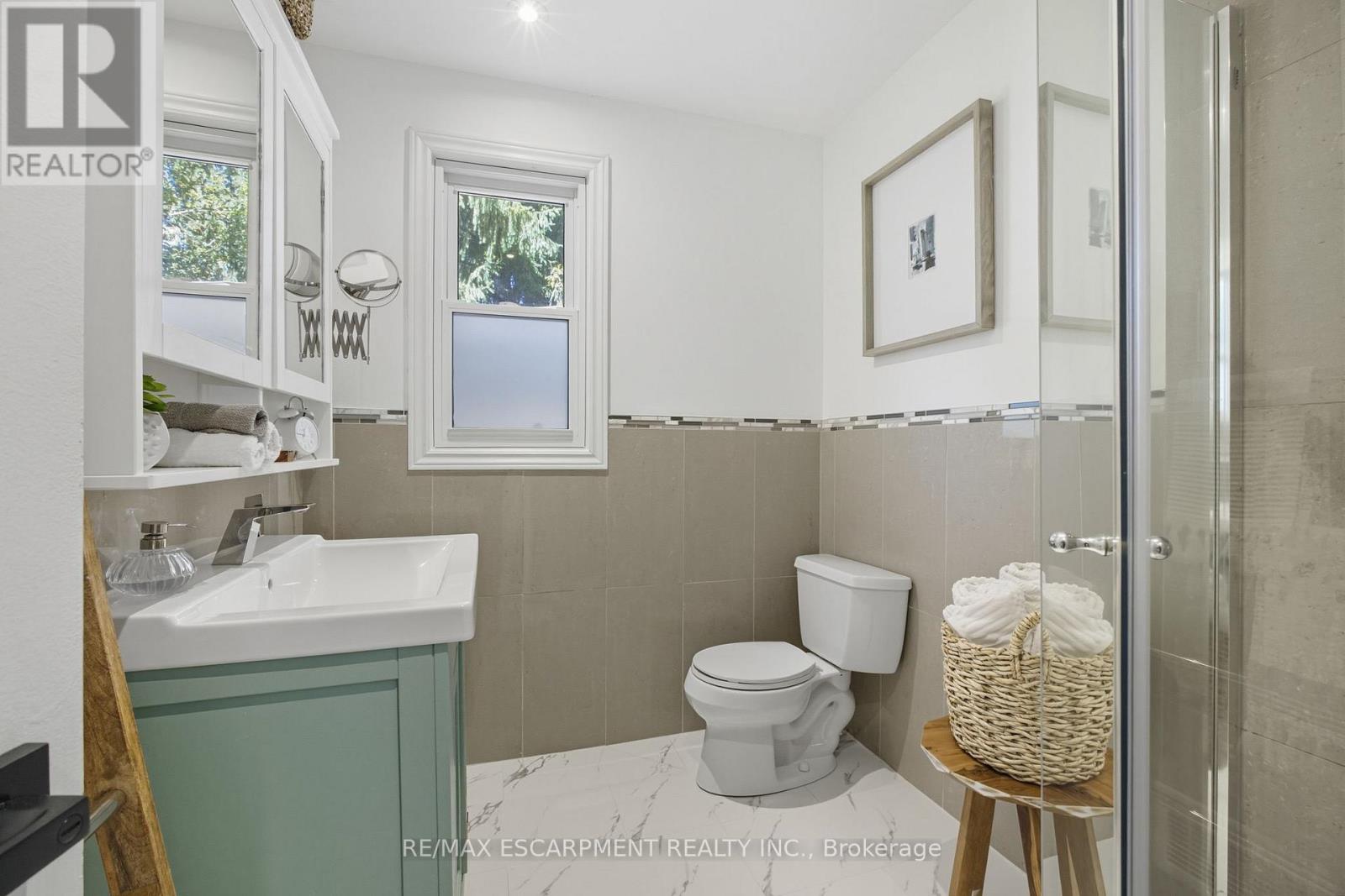 105 Carrington Court, Hamilton (Ancaster), Ontario  L9G 1R2 - Photo 27 - X12453892