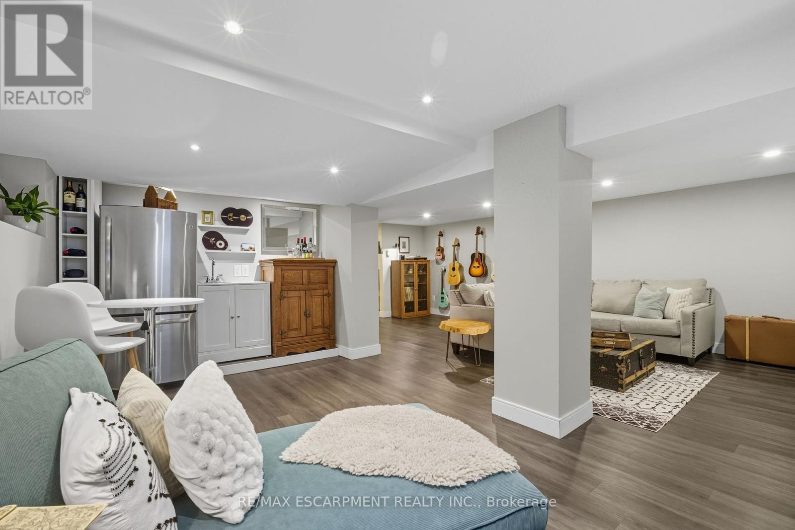105 Carrington Court, Hamilton (Ancaster), Ontario  L9G 1R2 - Photo 32 - X12453892