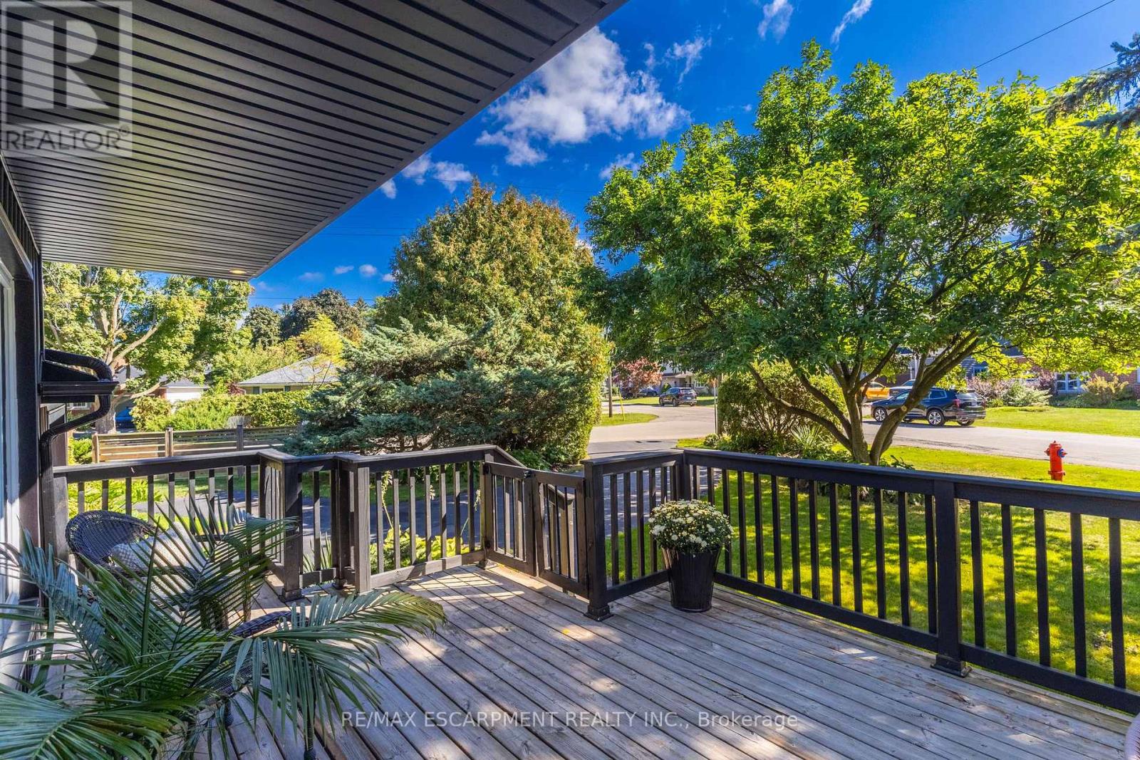 105 Carrington Court, Hamilton (Ancaster), Ontario  L9G 1R2 - Photo 8 - X12453892