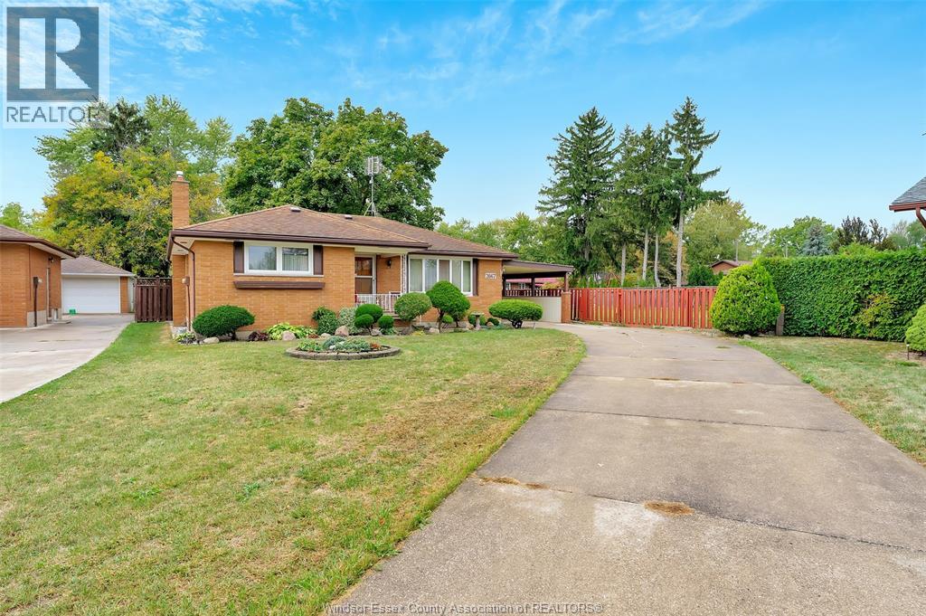2667 ARMSTRONG, Windsor, Ontario