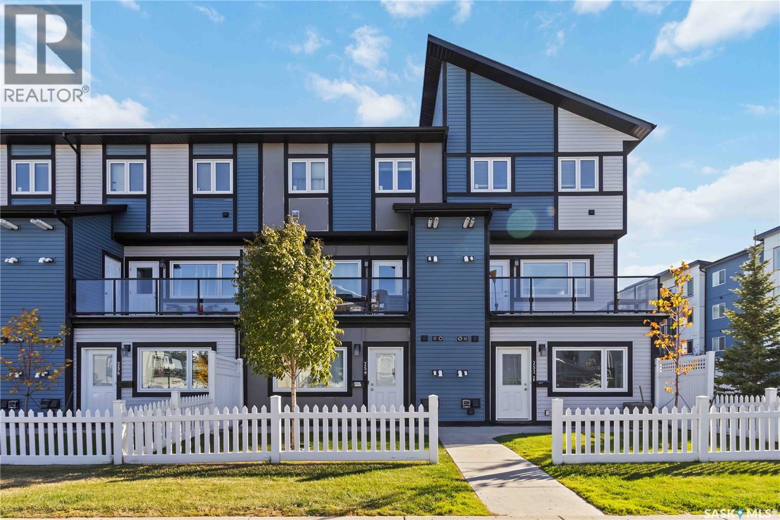 254 250 Akhtar Bend, Saskatoon, Saskatchewan  S7W 0W4 - Photo 1 - SK020507