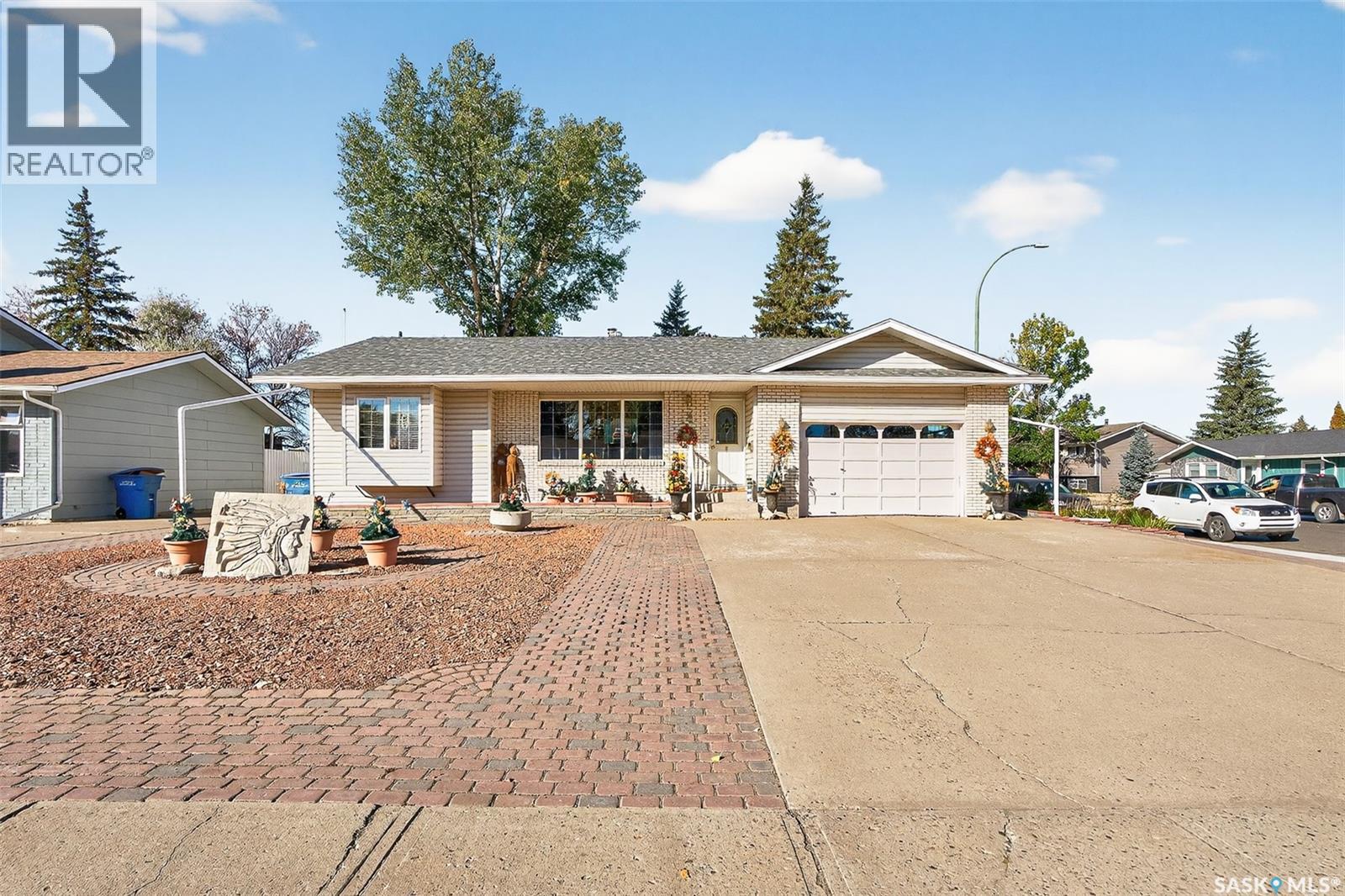 18 Blue Sage Drive, Moose Jaw, Saskatchewan  S6J 1C4 - Photo 3 - SK020471