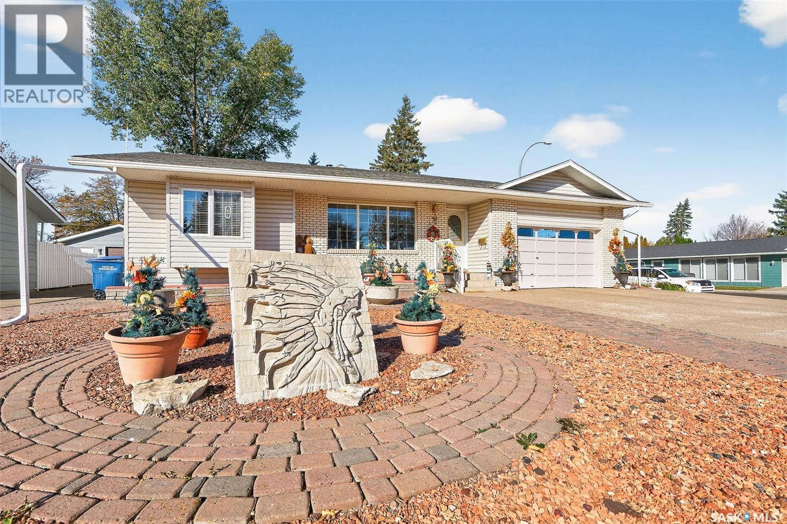 18 Blue Sage Drive, Moose Jaw, Saskatchewan  S6J 1C4 - Photo 4 - SK020471