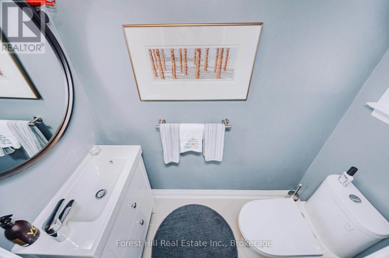 28 Decarie Circle, Toronto, Ontario  M9B 3H9 - Photo 21 - W12453198