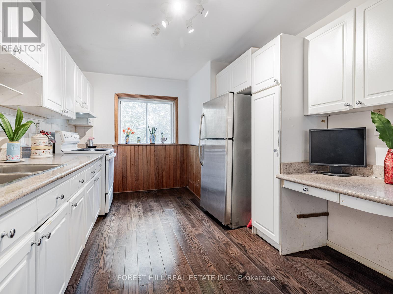 309 Hillcrest Avenue, Toronto (Willowdale East), Ontario  M2N 3P5 - Photo 5 - C12453977