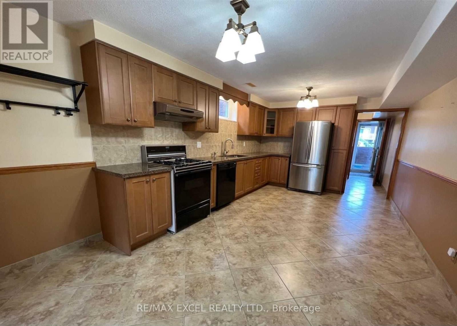 Lower - 71 Hickorynut Drive, Toronto, Ontario  M2J 4W6 - Photo 5 - C12454071