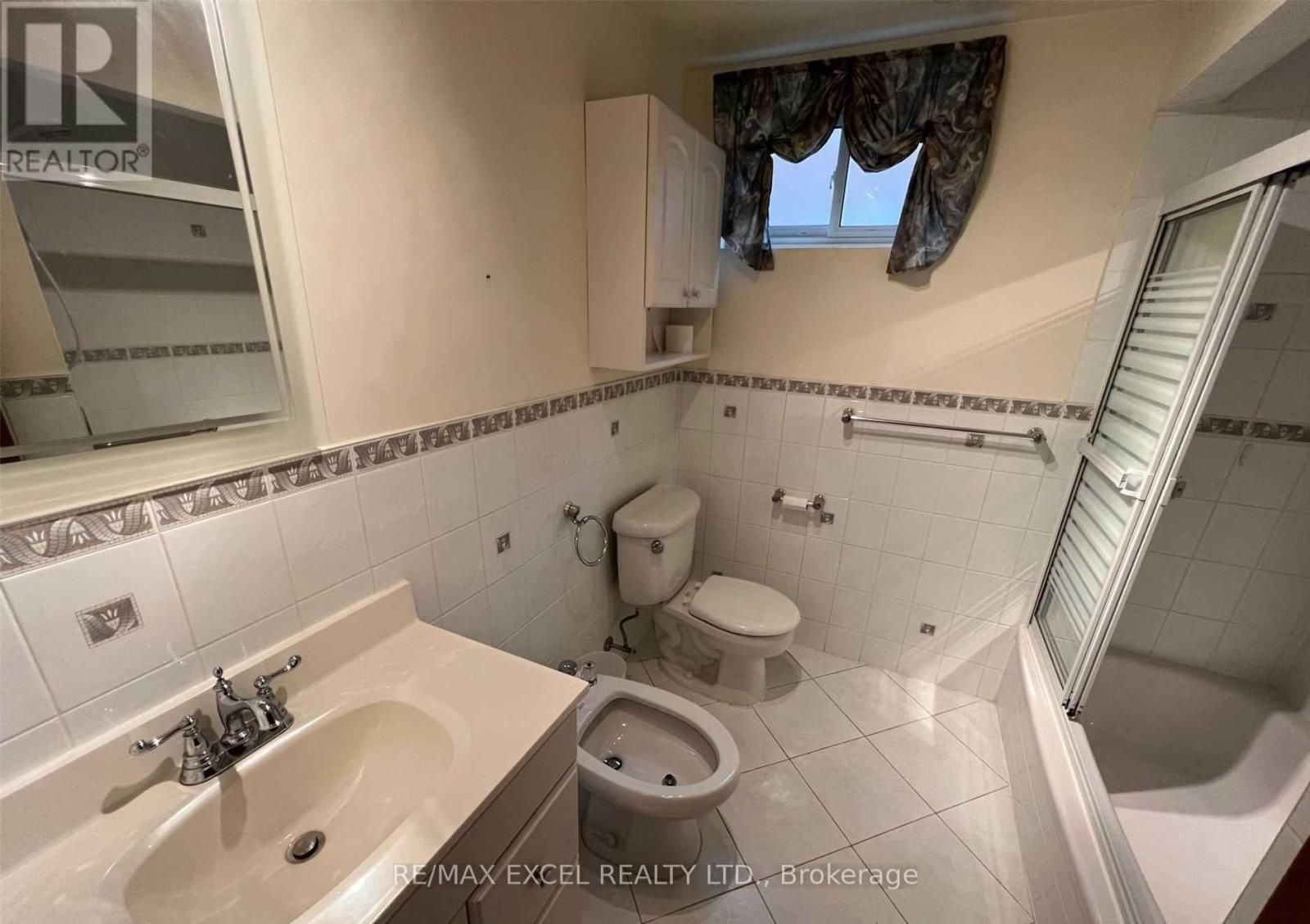 Lower - 71 Hickorynut Drive, Toronto, Ontario  M2J 4W6 - Photo 7 - C12454071
