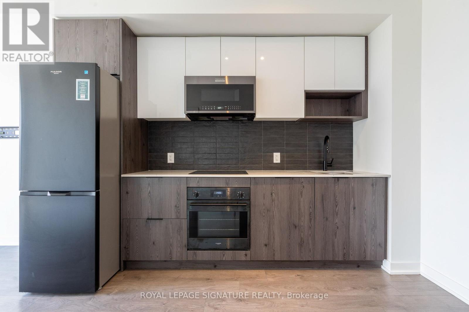 1804 - 5 Defries Street, Toronto, Ontario  M5A 0W7 - Photo 4 - C12454088