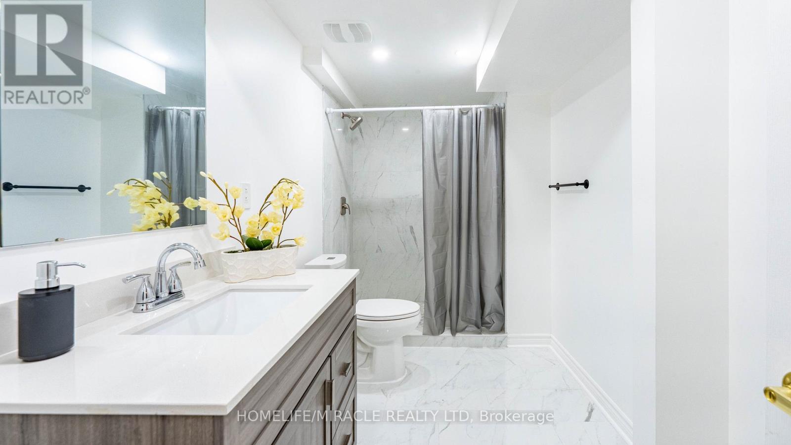 46 Holsted Road, Whitby, Ontario  L1M 2B9 - Photo 8 - E12453965