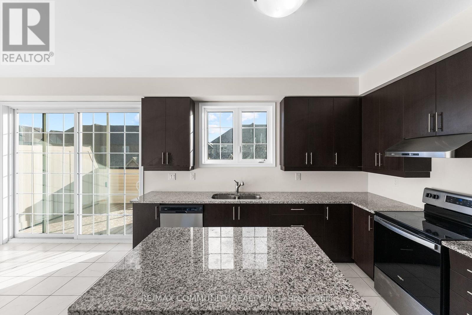 314 Coronation Road, Whitby, Ontario  L1P 0K8 - Photo 10 - E12453966