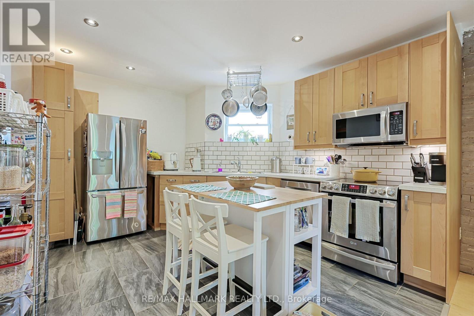 1926 Gerrard Street E, Toronto (Woodbine Corridor), Ontario  M4L 2C1 - Photo 7 - E12453990