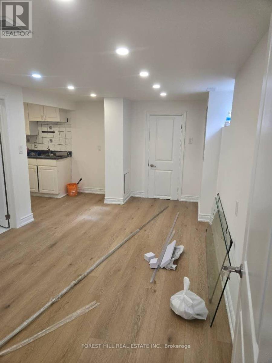 Bsmt Unit B - 52 Inniswood Drive, Toronto, Ontario  M1R 1E5 - Photo 2 - E12454036