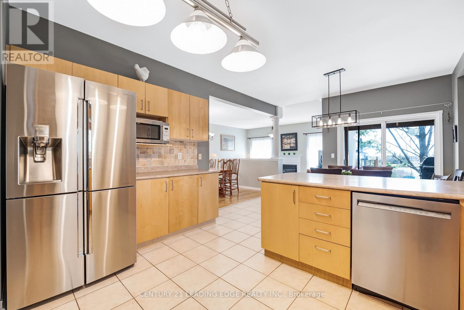 53 Kinross Avenue, Whitby, Ontario  L1M 2C4 - Photo 6 - E12454095
