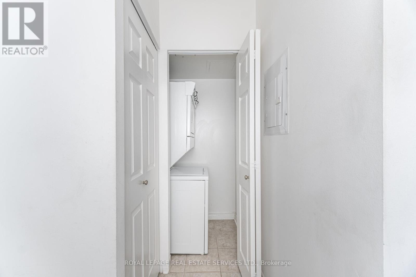 2807 - 388 Prince Of Wales Drive, Mississauga, Ontario  L5B 0A1 - Photo 13 - W12453534
