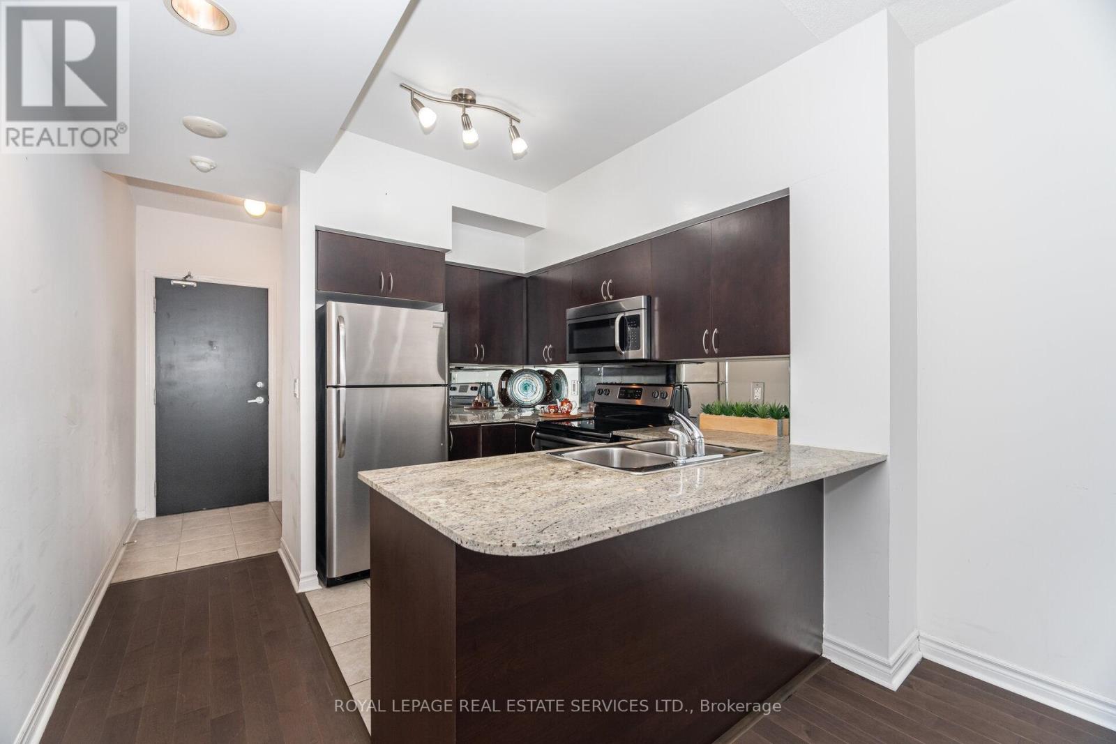 2807 - 388 Prince Of Wales Drive, Mississauga, Ontario  L5B 0A1 - Photo 6 - W12453534
