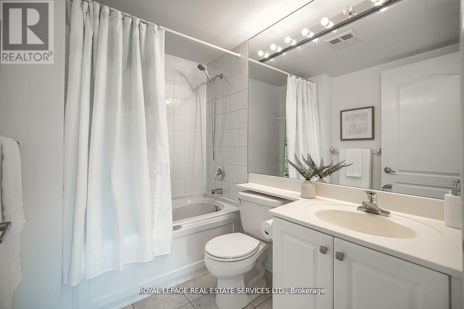 811 - 18 William Carson Crescent, Toronto, Ontario  M2P 2G6 - Photo 26 - C12382258