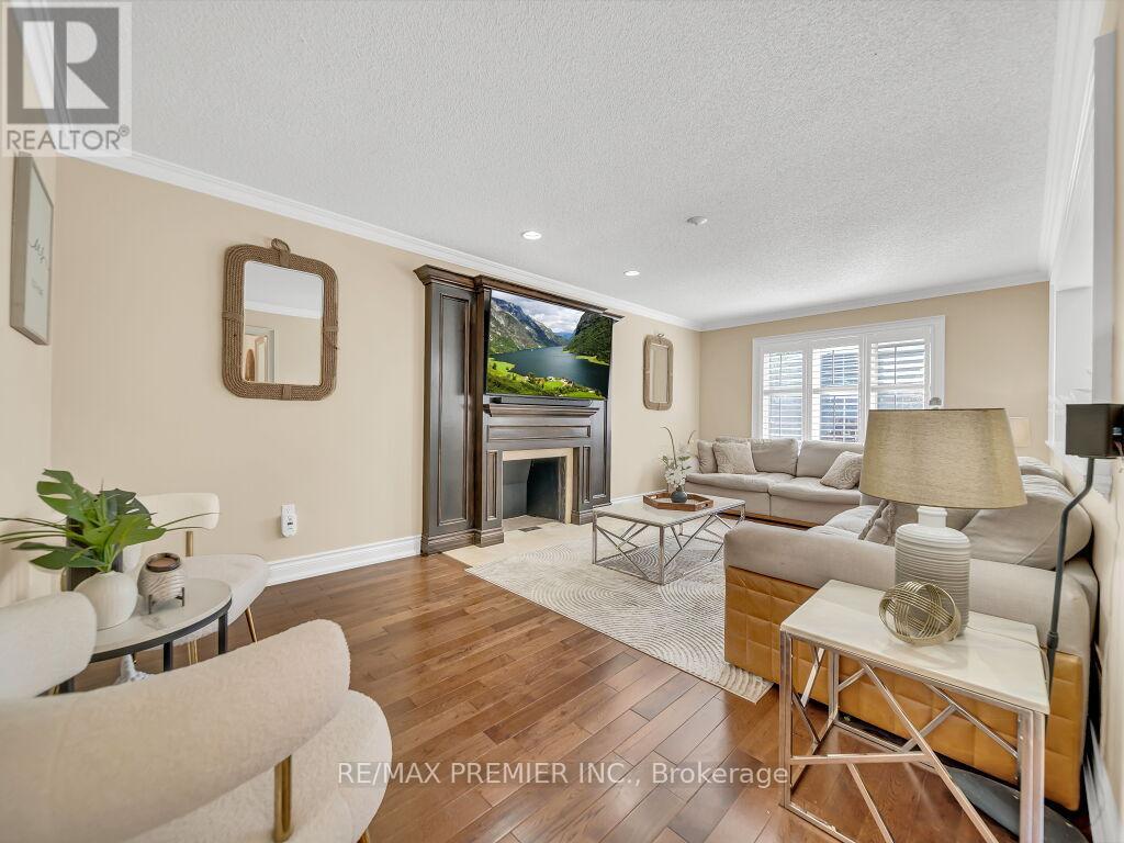 606 Brooker Ridge, Newmarket, Ontario  L3X 1V7 - Photo 14 - N12453939
